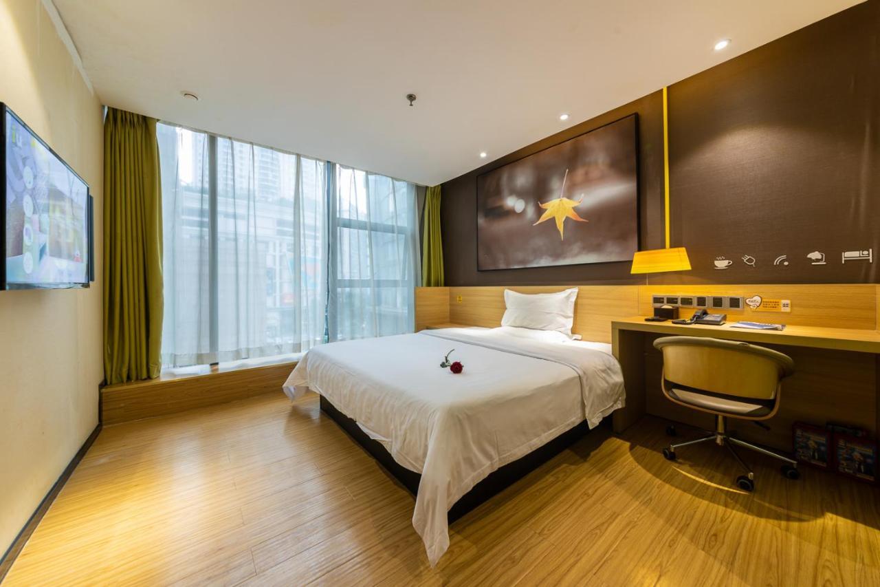 Iu Hotel Chongqing Jiefangbei Екстер'єр фото