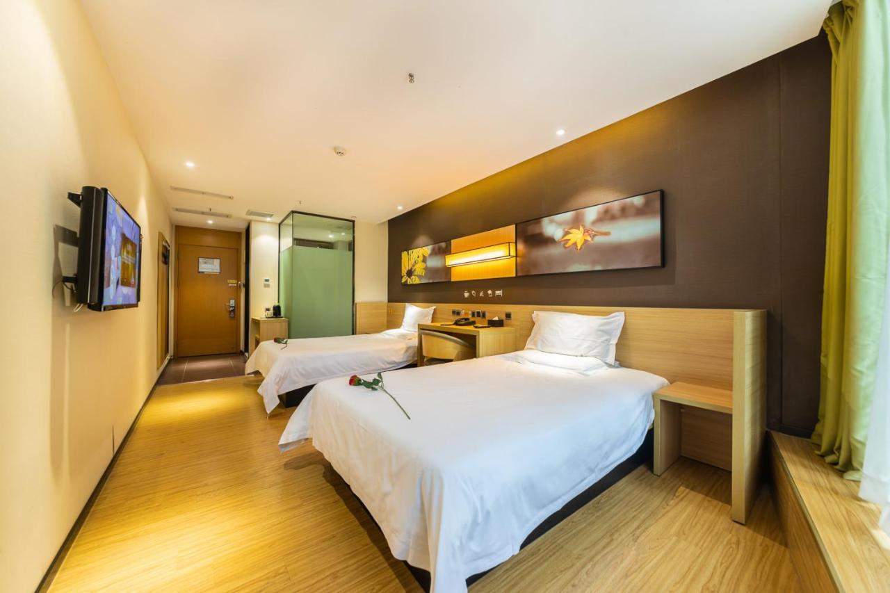 Iu Hotel Chongqing Jiefangbei Екстер'єр фото